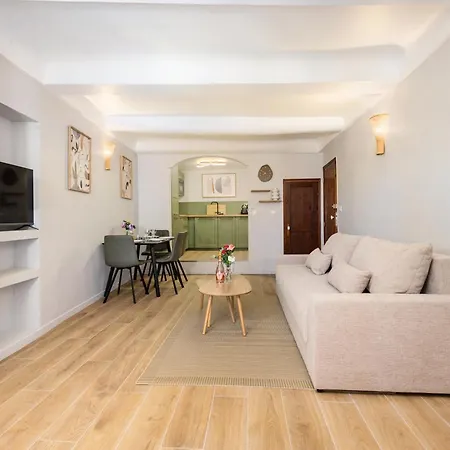 Appartement Vieux Chateau Ii - Agreable 2 Pieces - Vue - Vieille