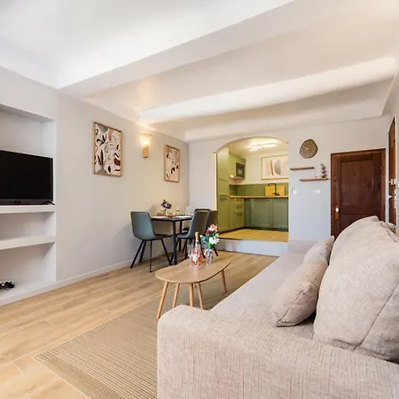 Vieux Chateau Ii - Agreable 2 Pieces - Vue - Vieille * Μεντόν