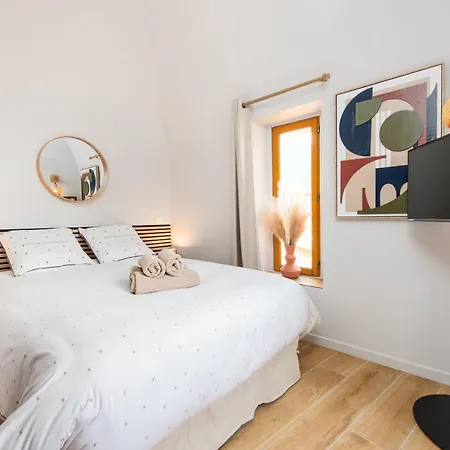 Vieux Chateau Ii - Agreable 2 Pieces - Vue - Vieille Apartment *