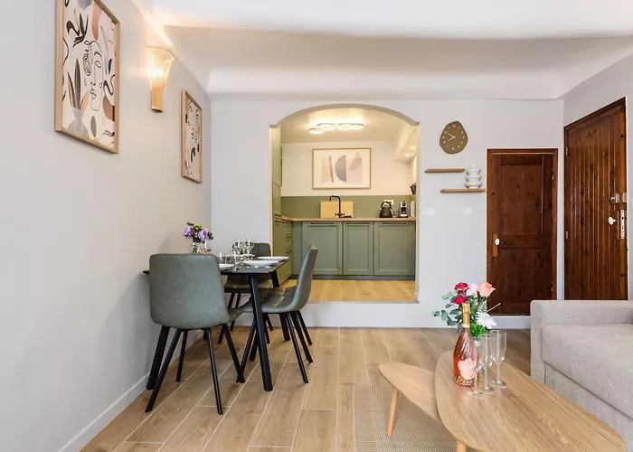 Vieux Chateau Ii - Agreable 2 Pieces - Vue - Vieille Διαμέρισμα